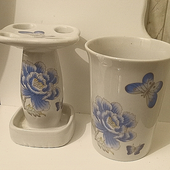 Vintage Handpainted Japanese Bathroom Set - Picture 4 of 4